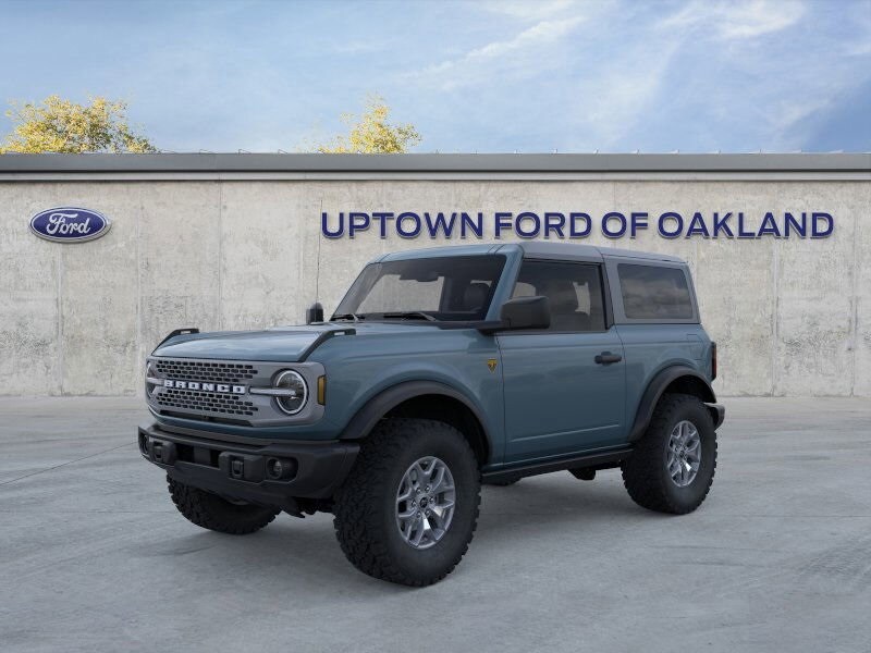2023 Ford Bronco Badlands photo 2