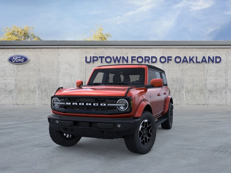 2023 Ford Bronco Outer Banks photo 3