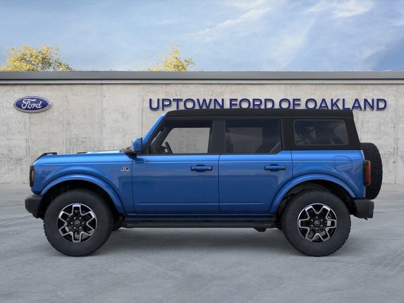 2023 Ford Bronco Outer Banks photo 2