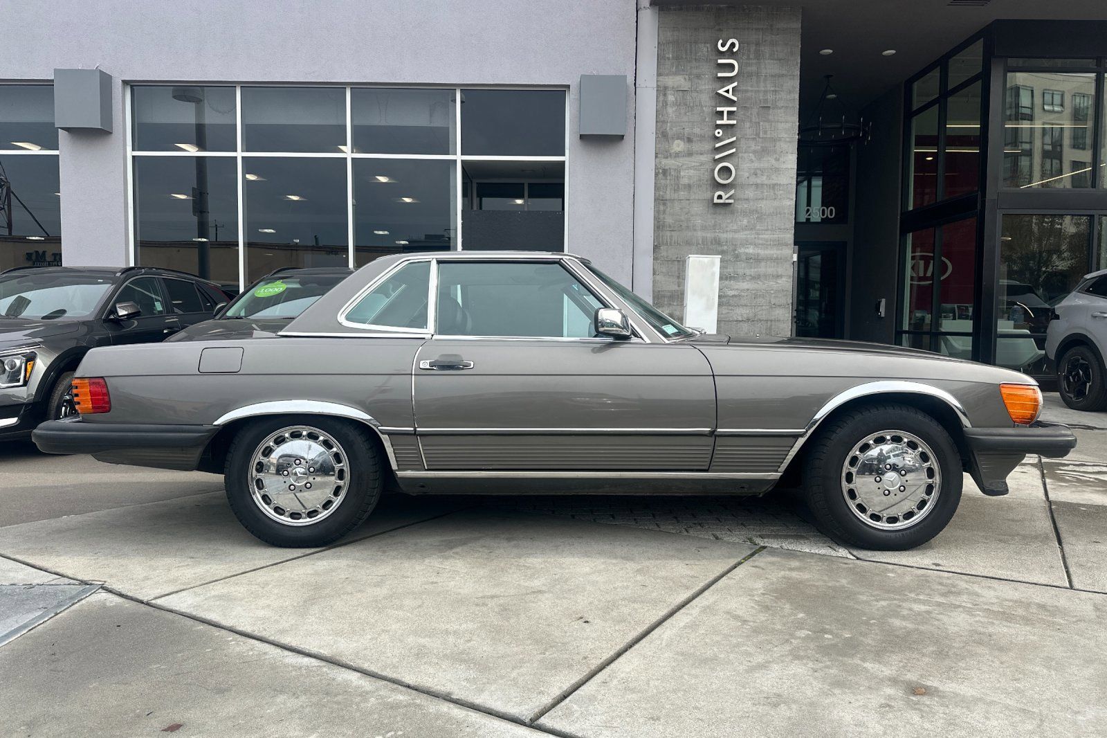 1986 Mercedes-Benz 500-Class 560 SL photo 2