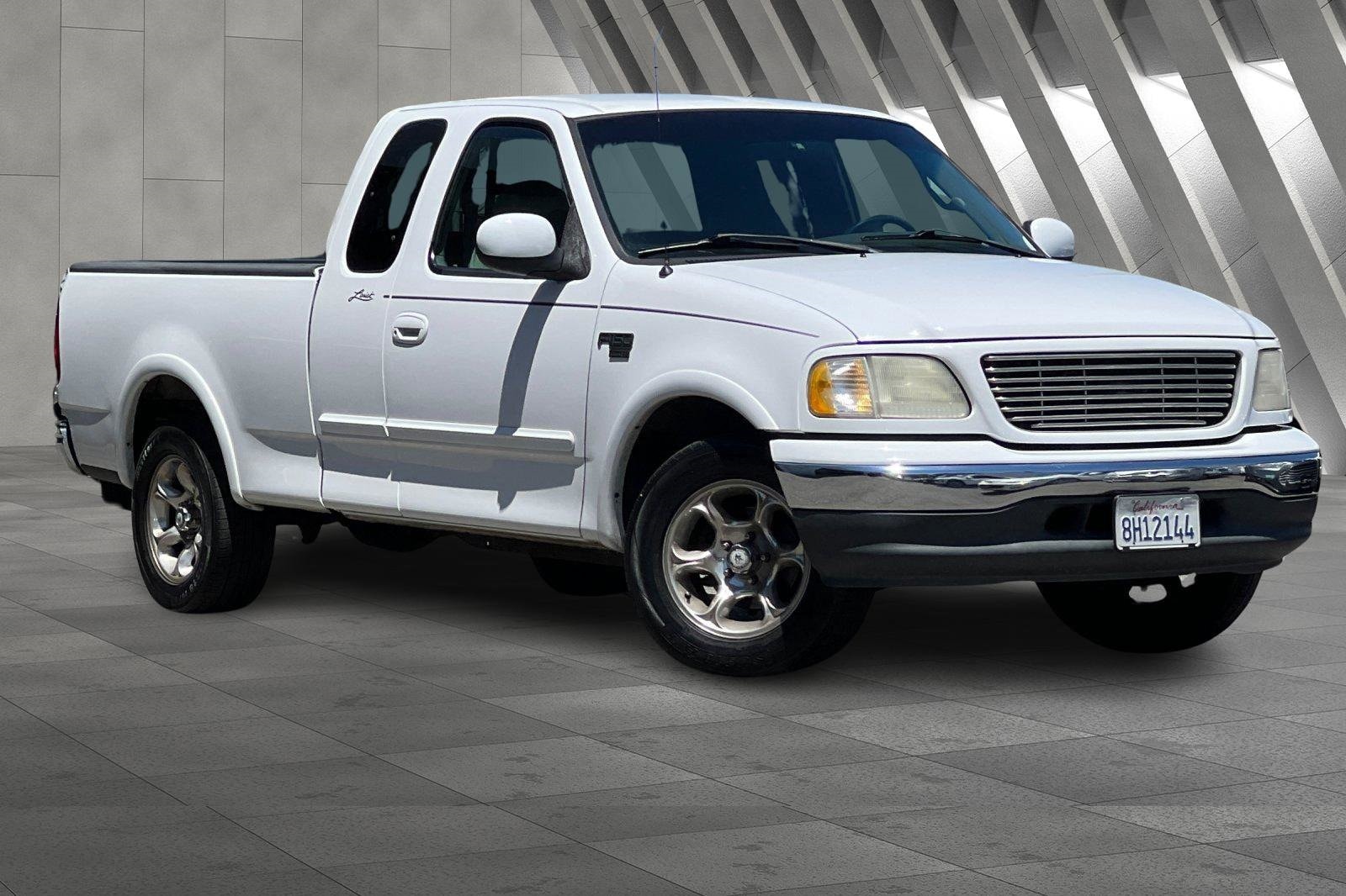 Used 2000 Ford F-150 LARIAT with VIN 1FTRX17L2YKA55140 for sale in Oakland, CA
