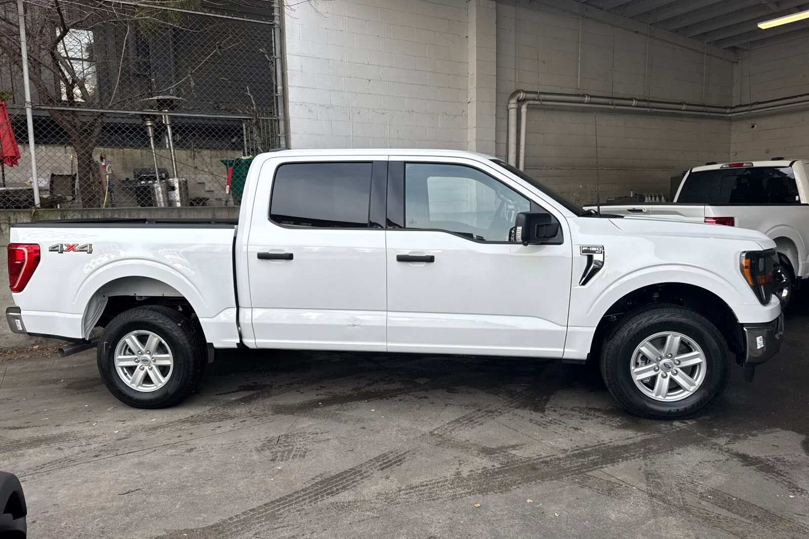 2023 Ford F-150 XLT photo 3