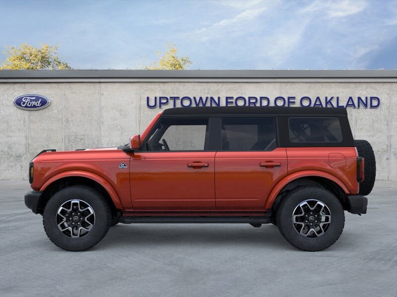 2023 Ford Bronco Outer Banks photo 4
