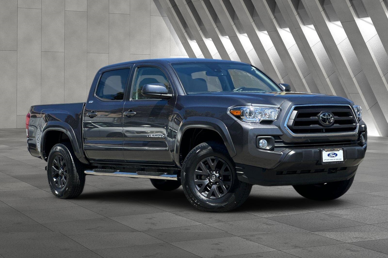 2022 Toyota Tacoma V6 photo 2