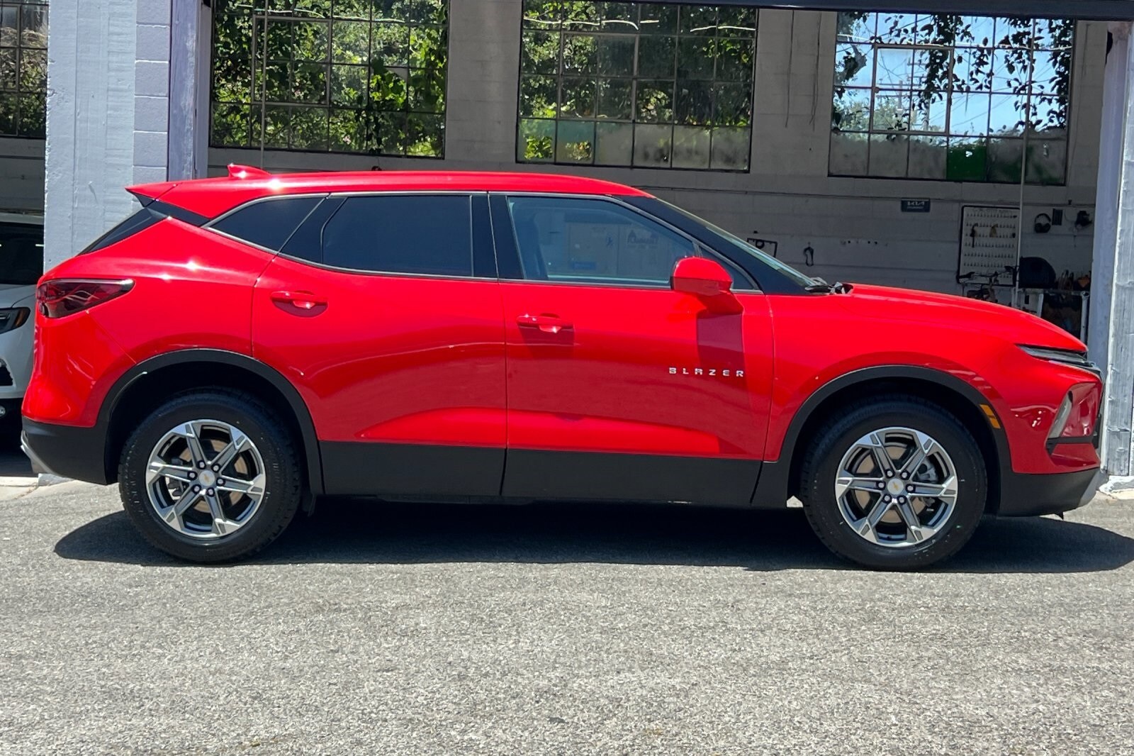 2023 Chevrolet Blazer 2LT photo 3
