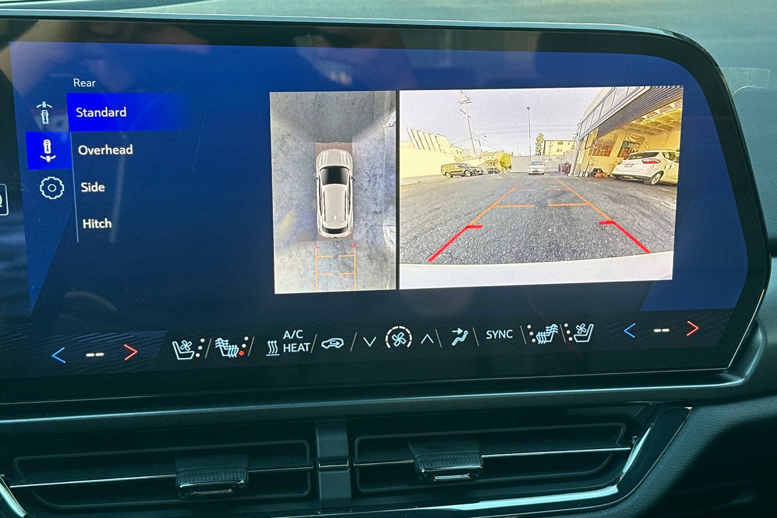 2025 Chevrolet Equinox EV RS - Photo 20