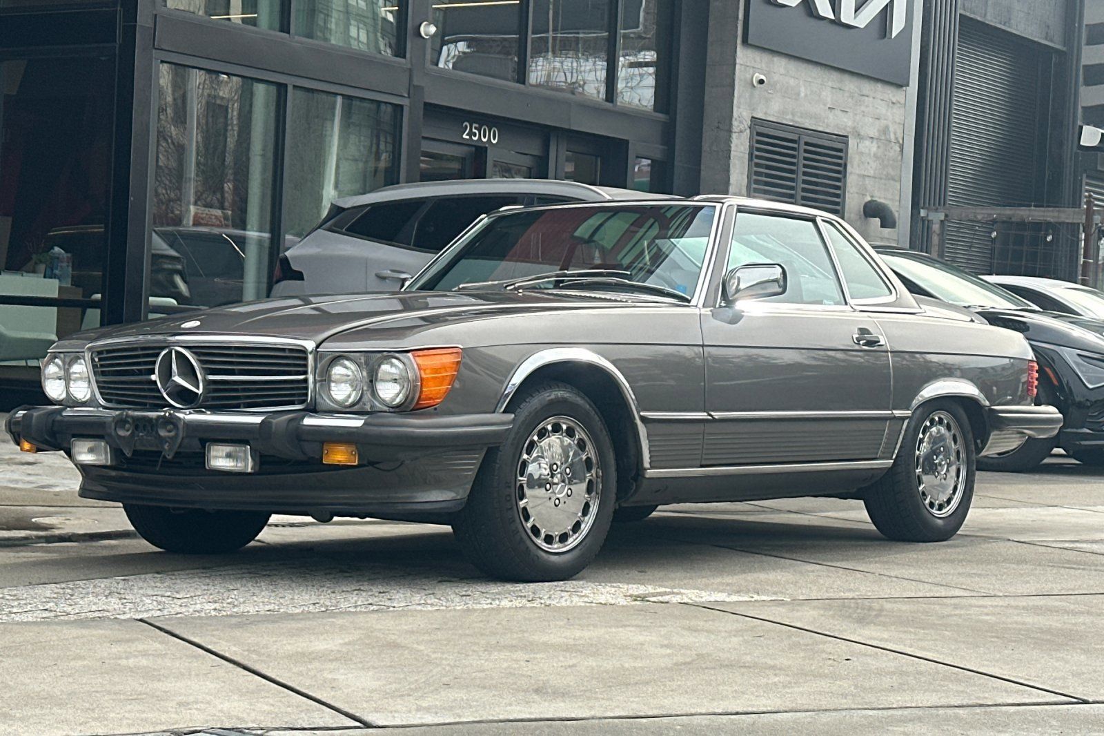 1986 Mercedes-Benz 500-Class 560 SL photo 3