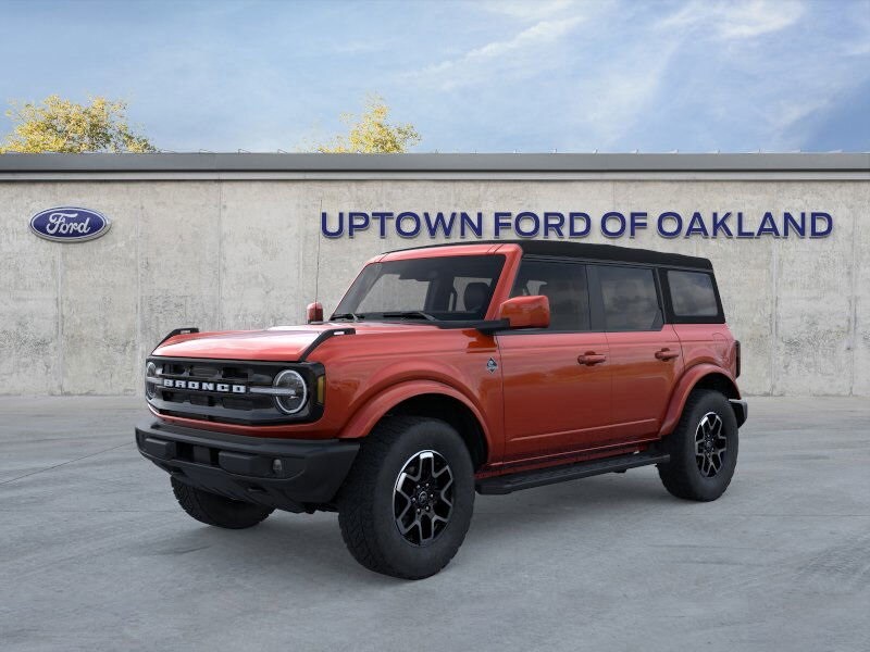 2023 Ford Bronco Outer Banks photo 2