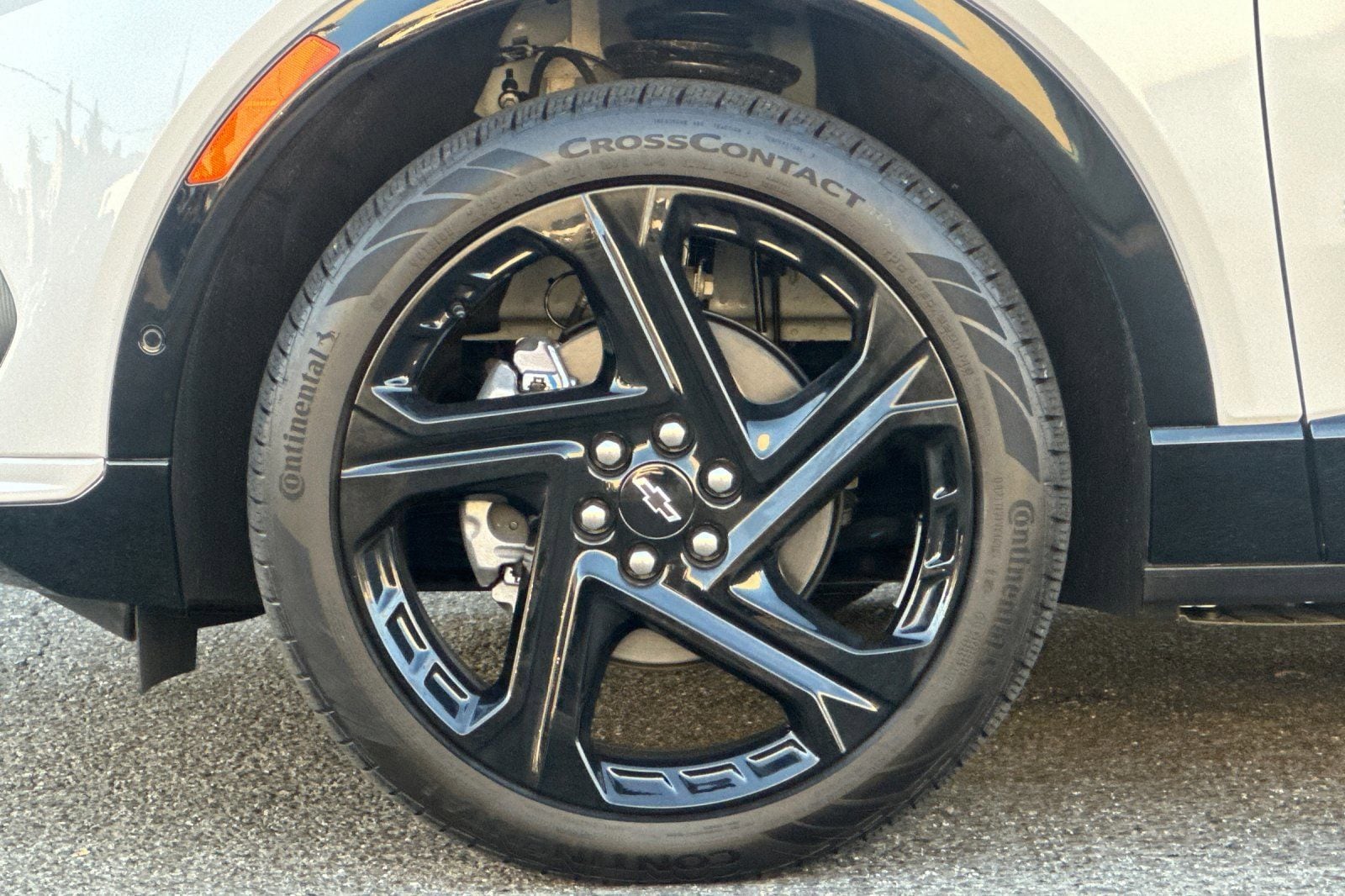2025 Chevrolet Equinox EV RS - Photo 26