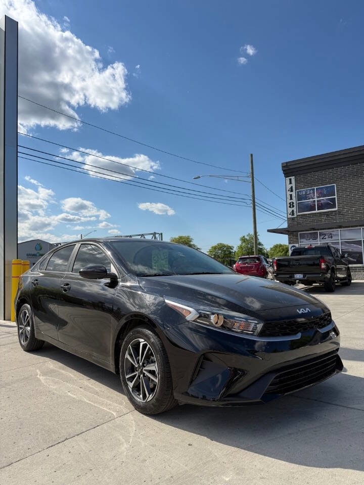 2024 Kia Forte LXS AT's photo