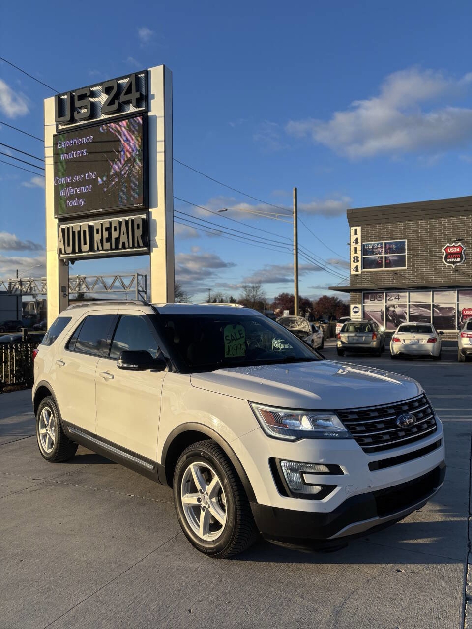 2017 Ford Explorer XLT 4WD's photo