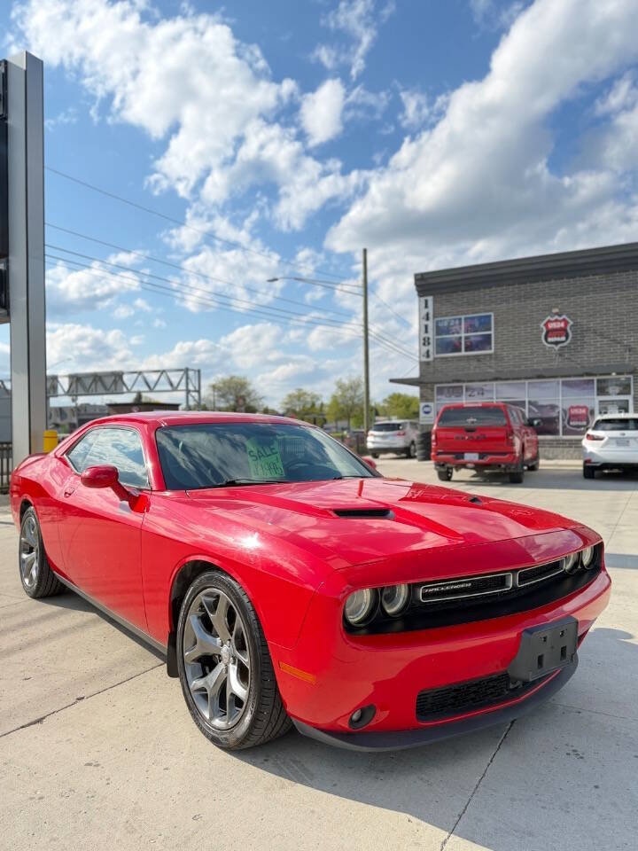 2015 Dodge Challenger SXT Plus's photo