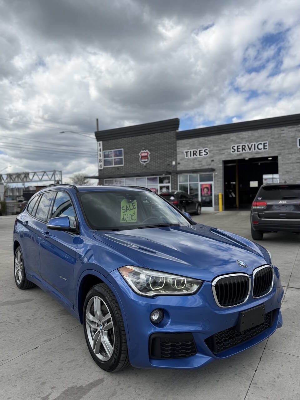 2017 BMW X1 xDrive28i's photo