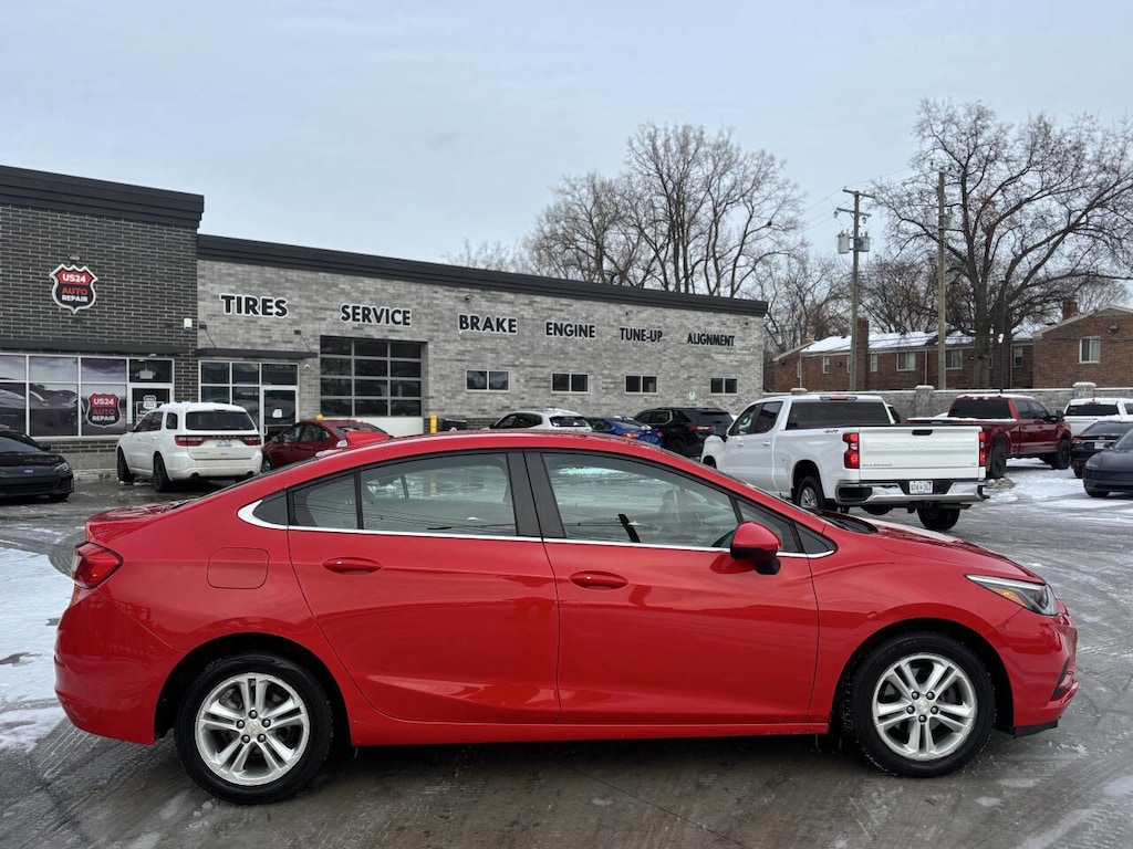Used 2017 Chevrolet Cruze LT Sedan
