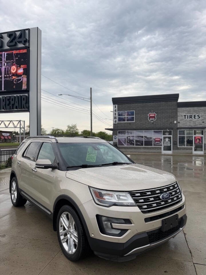 2017 Ford Explorer Limited 4WD's photo
