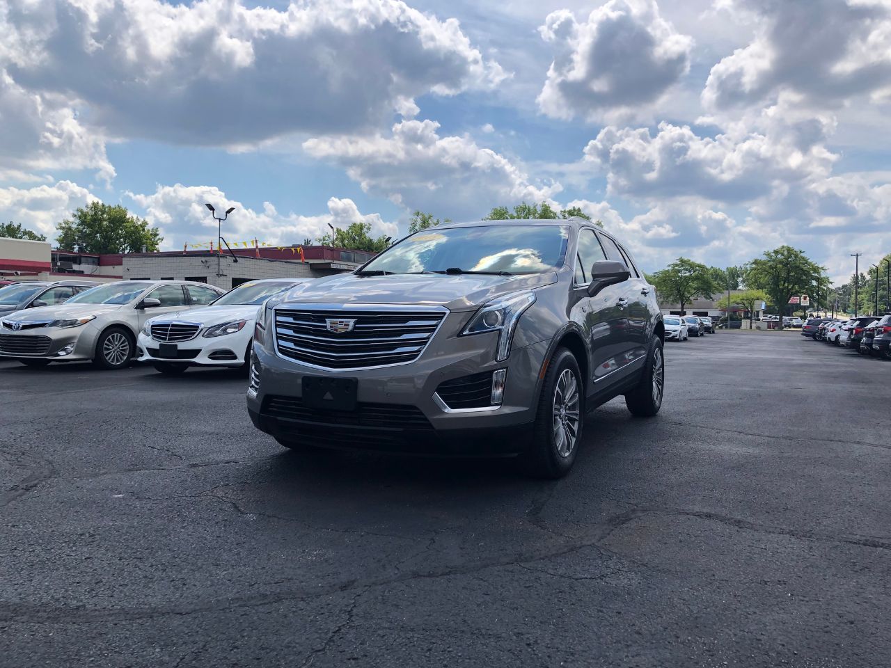 2018 Cadillac XT5 Luxury photo 2
