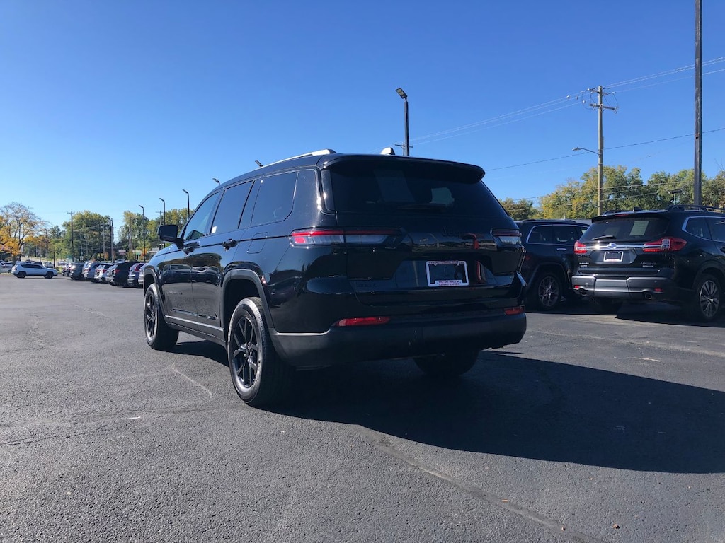 Used 2024 Jeep Grand Cherokee L Laredo SUV