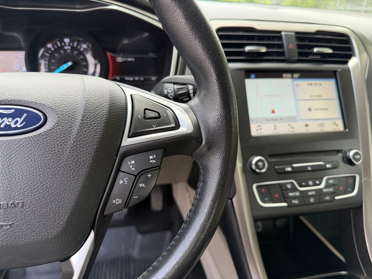 2018 Ford Fusion Energi SE Luxury - Photo 23