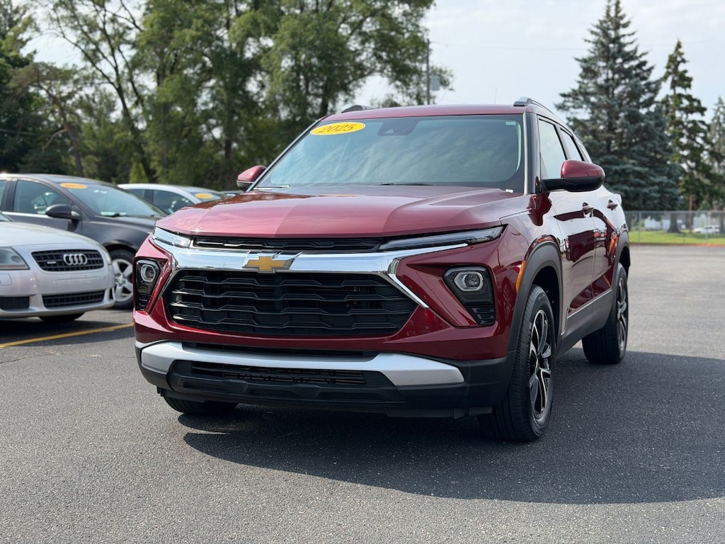Used 2025 Chevrolet Trailblazer LT SUV