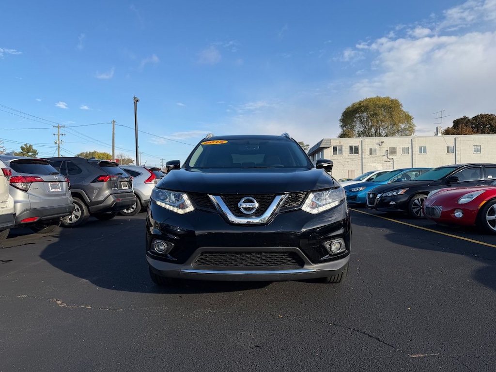 Used 2015 Nissan Rogue SV SUV