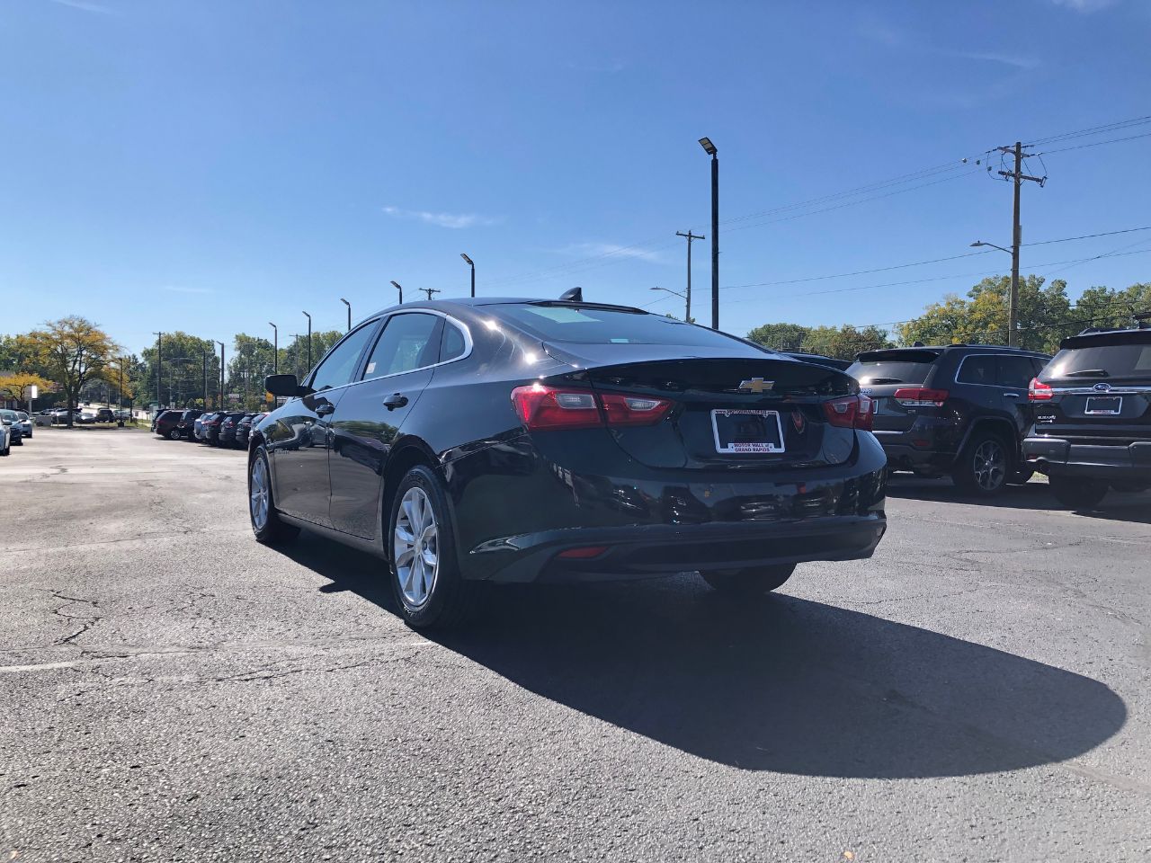 2025 Chevrolet Malibu 1LT photo 2