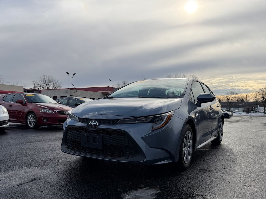 Used 2022 Toyota Corolla LE Sedan