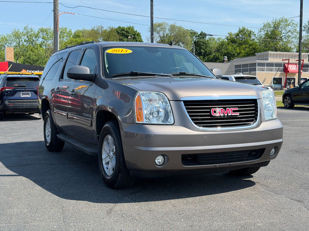 2013 GMC Yukon 4WD 1/2 Ton SLT (4SA)'s photo