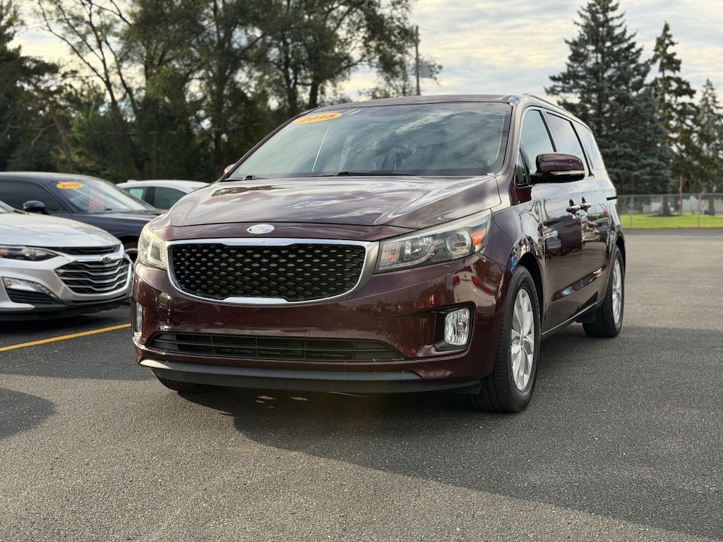 Used 2015 Kia Sedona Van
