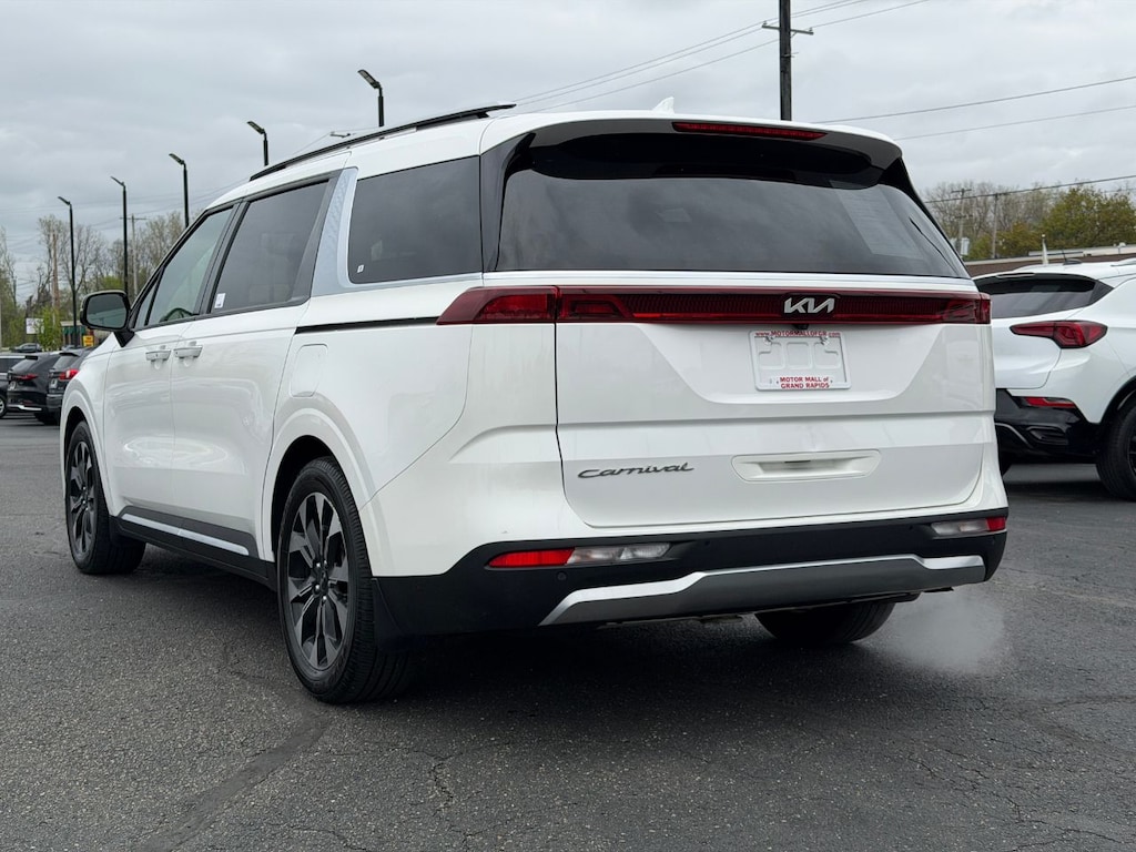Used 2022 Kia Carnival SX MPV