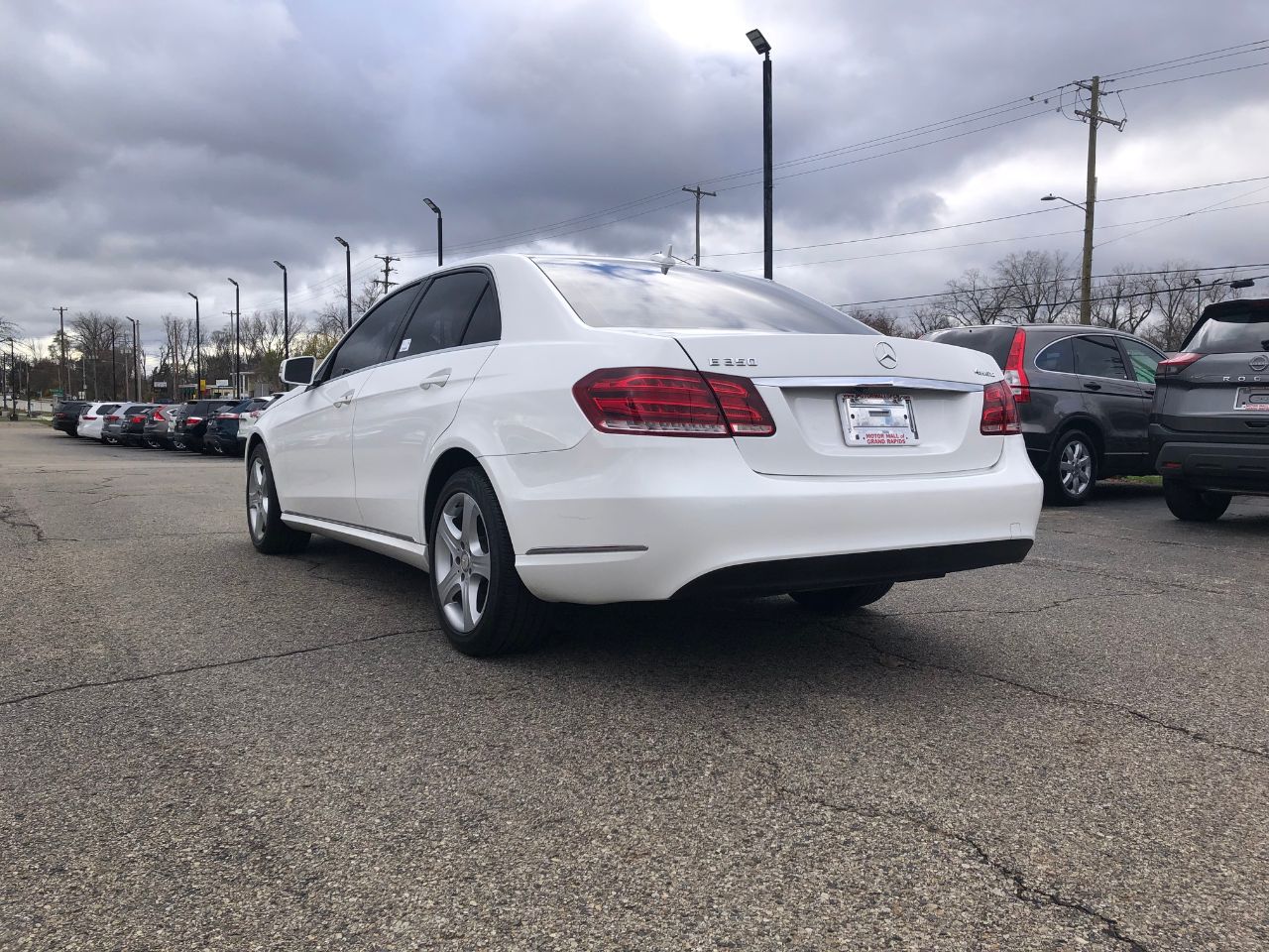 2014 Mercedes Benz E 350 4MATIC photo 4