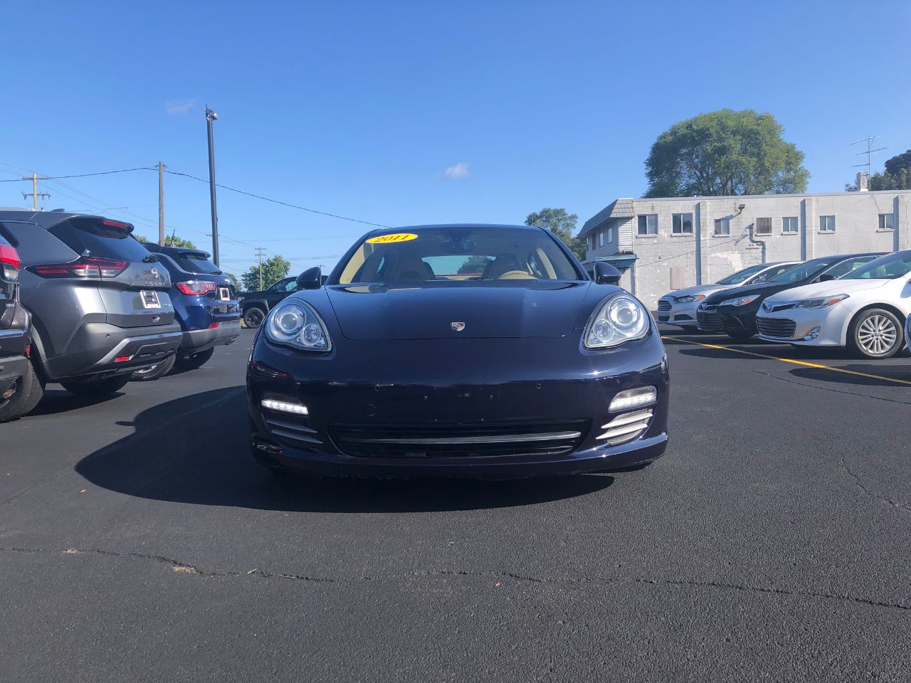 2011 Porsche Panamera 4 photo 2