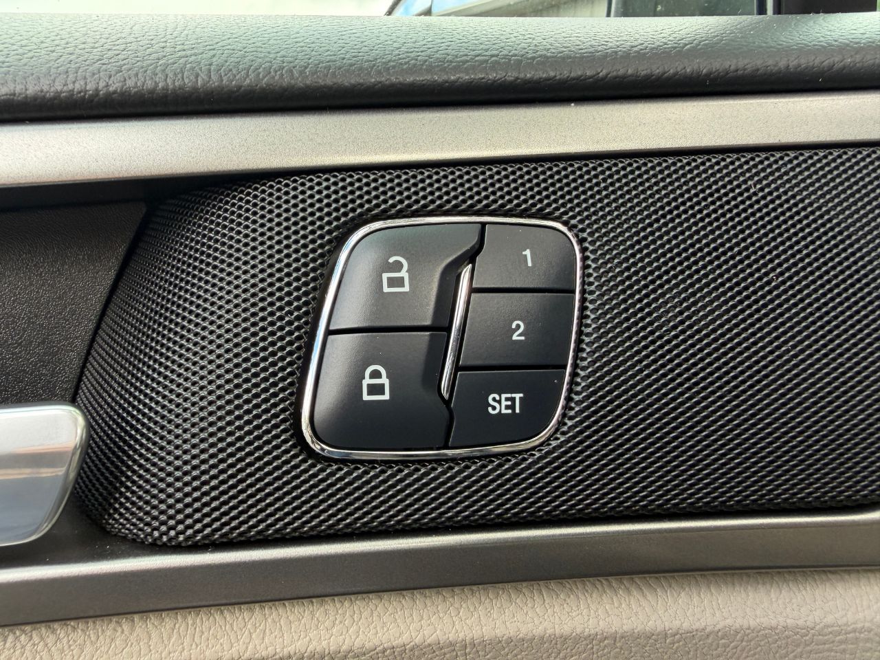 2018 Ford Fusion Energi SE Luxury - Photo 13