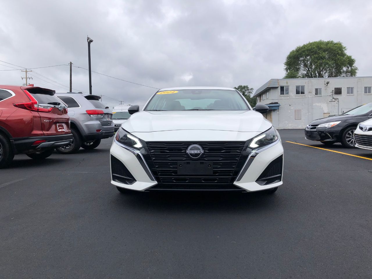 2024 Nissan Altima 2.5 SV photo 2