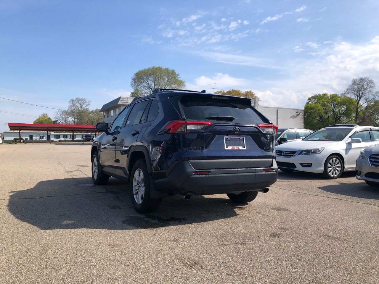 2021 Toyota RAV4 XLE photo 4