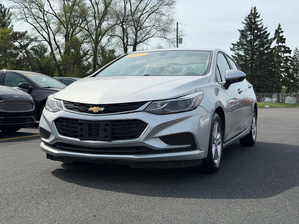 Used 2017 Chevrolet Cruze LT Auto Sedan