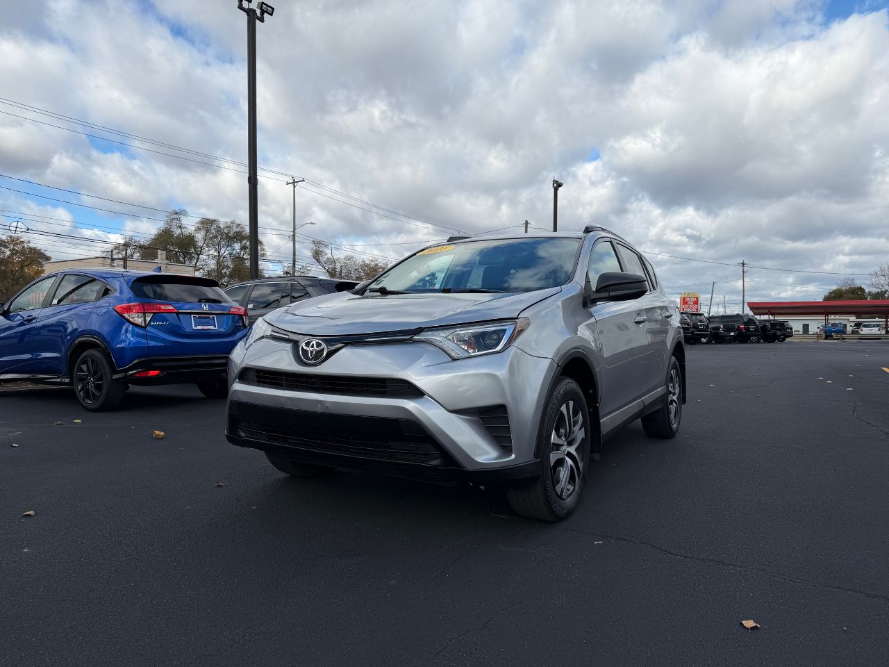 2016 Toyota RAV4 LE photo 3