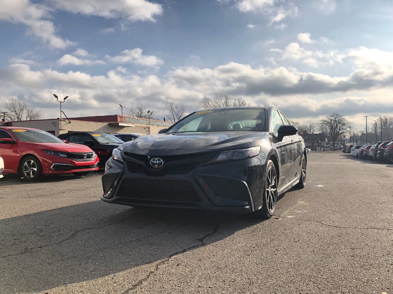 2022 Toyota Camry SE photo 3