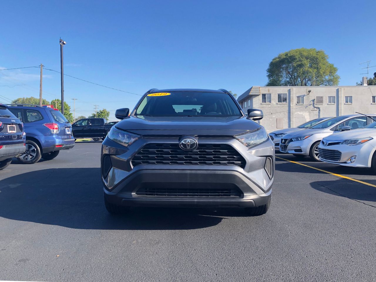 2019 Toyota RAV4 LE photo 2