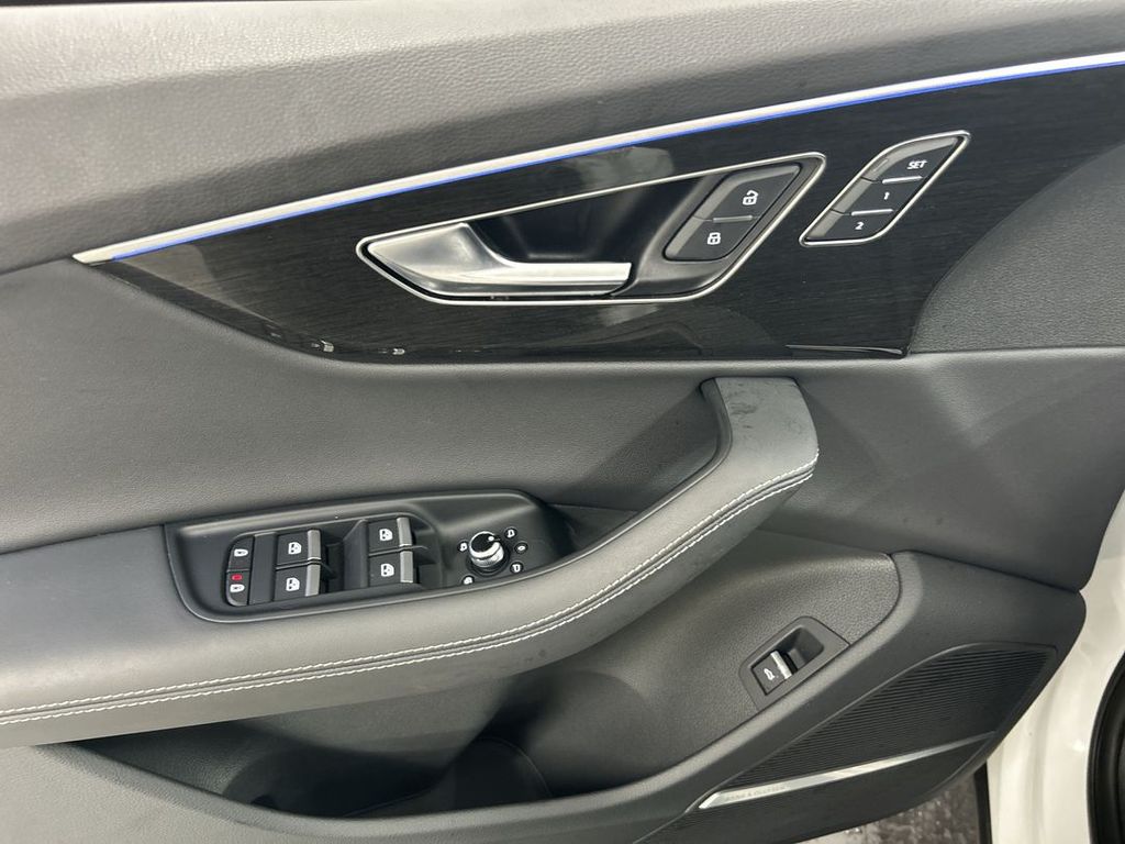 2025 Audi Q7 Premium Plus - Photo 10