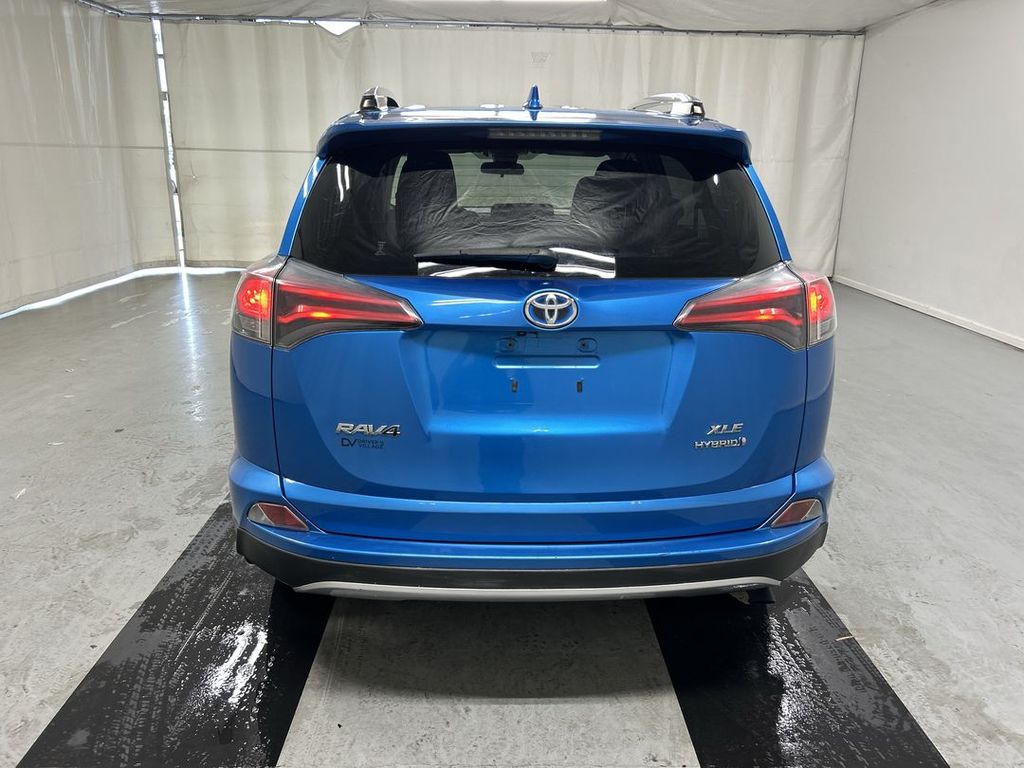2017 Toyota RAV4 XLE - Photo 21