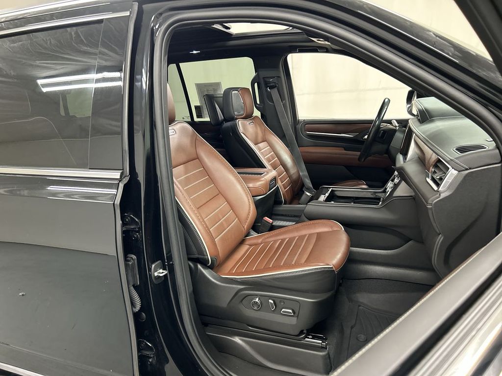 2023 GMC Yukon Denali Ultimate - Photo 24