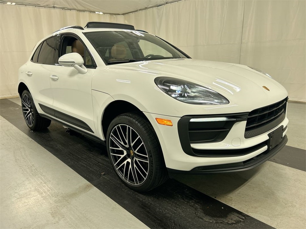 2022 Porsche Macan Base's photo