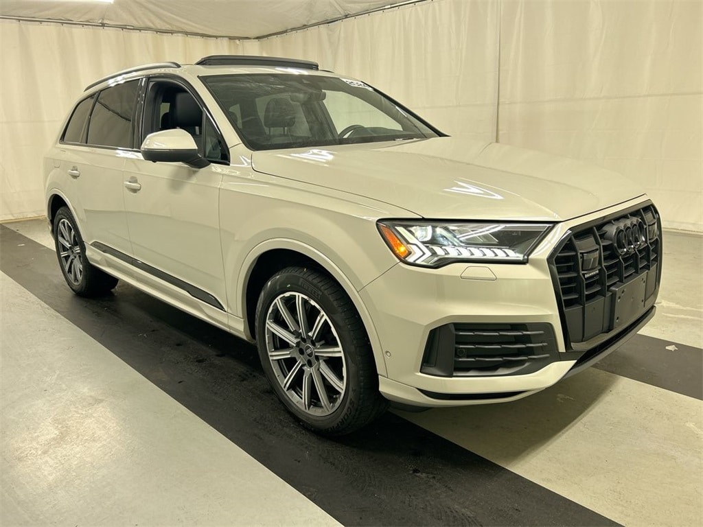 2024 Audi Q7 Premium Plus's photo