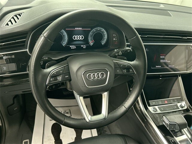 2023 Audi Q7 45 Premium photo 3