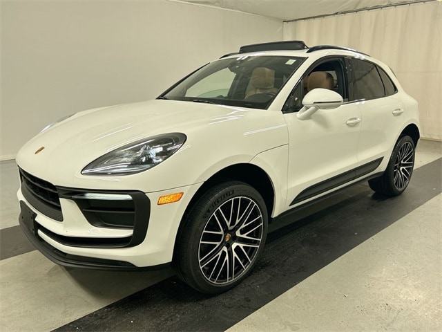 2022 Porsche Macan Base's photo