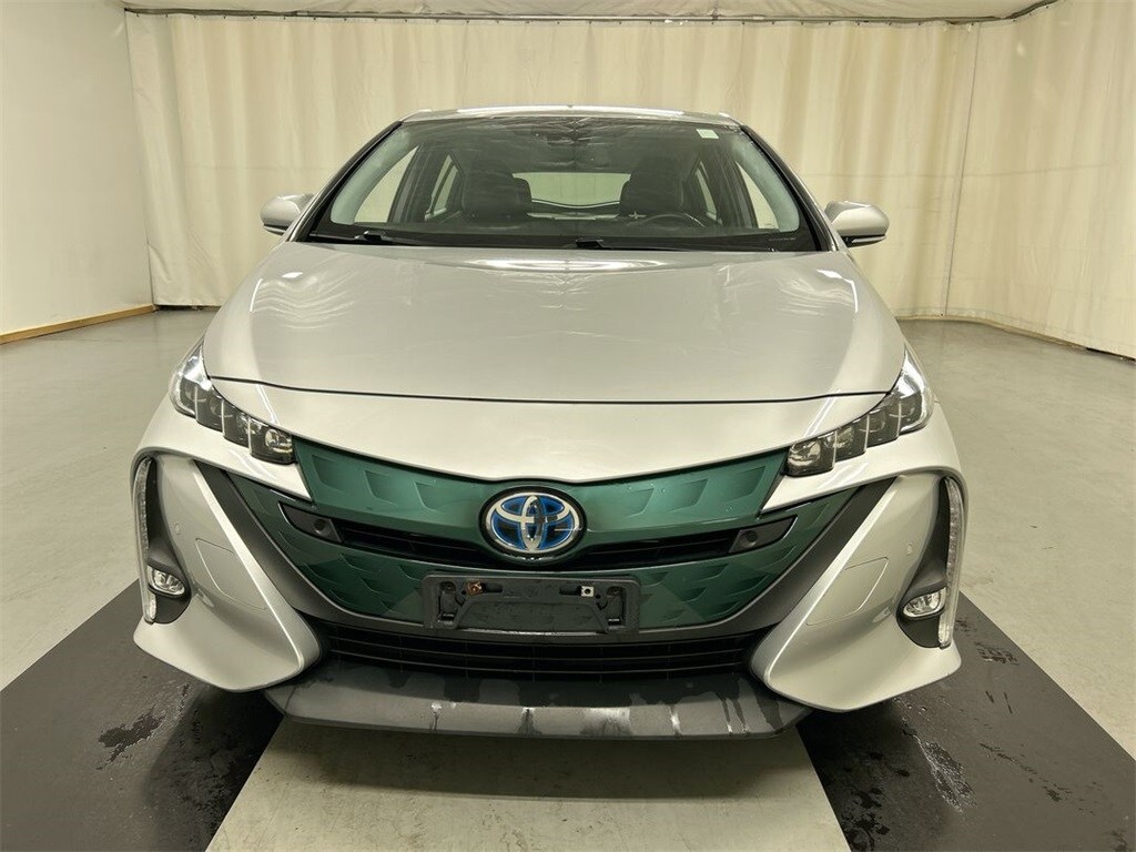 2018 Toyota Prius Prime Plus photo 3