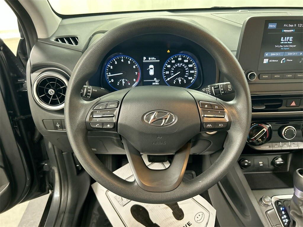 2023 Hyundai Kona SEL photo 3