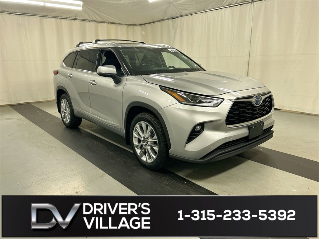 2023 Toyota Highlander Limited's photo