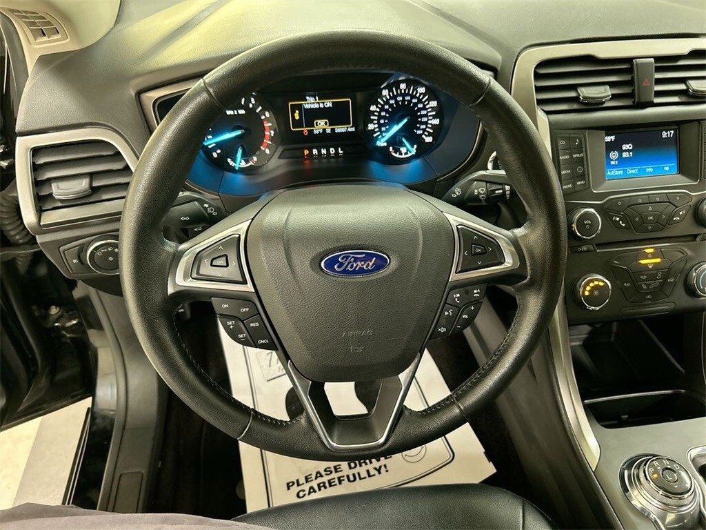 2017 Ford Fusion SE photo 4