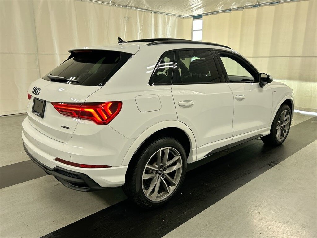 2024 Audi Q3 Premium Plus photo 2